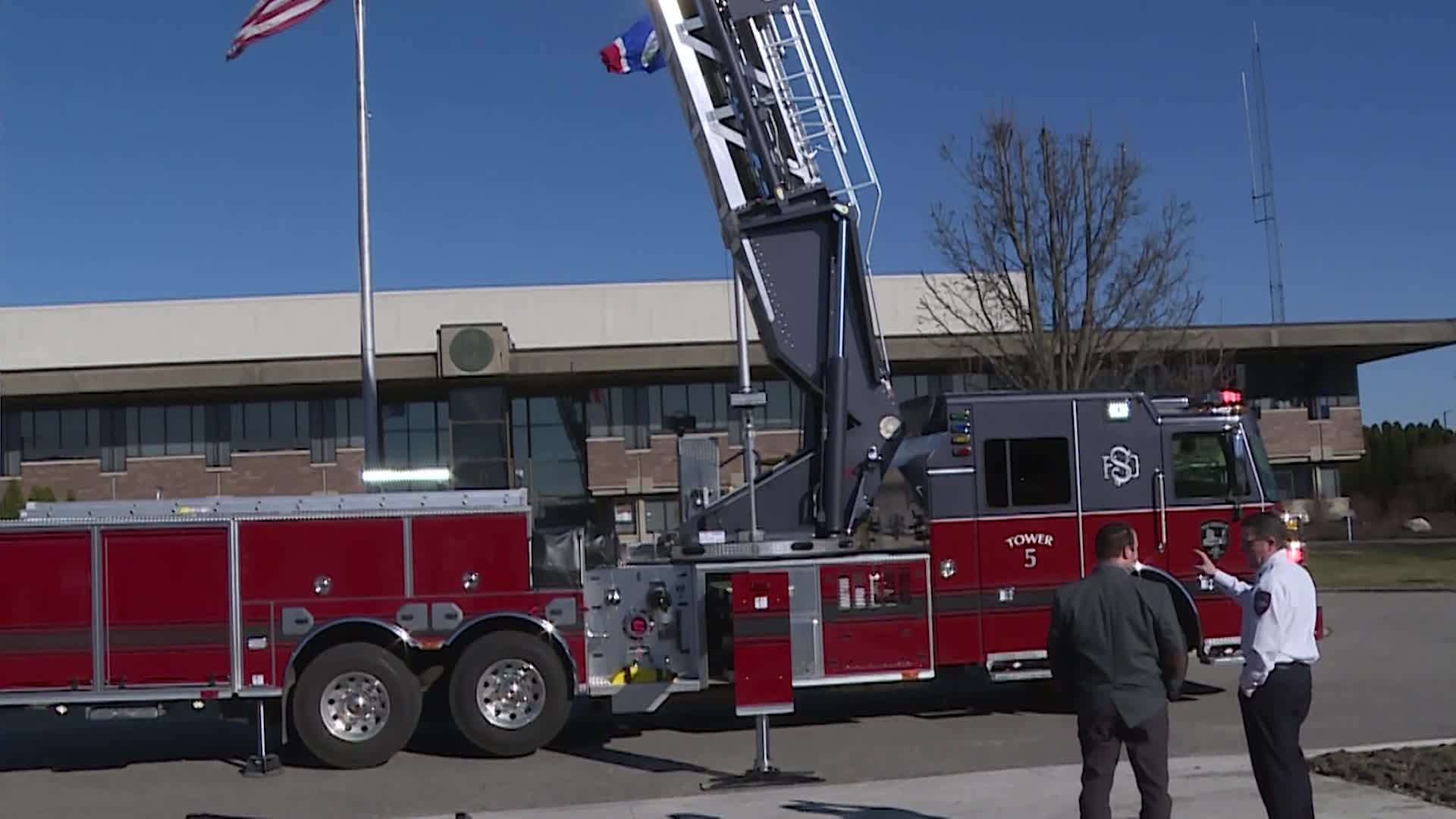 Thumbnail image for Southfieldnow133_Newfiretruck